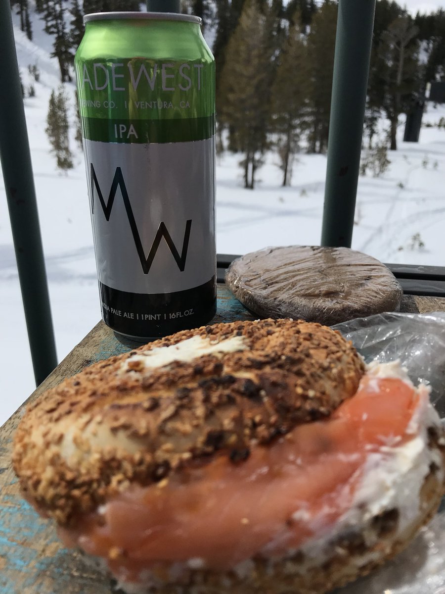 ArtPredator's tweet photo. My kind of picnic lunch! @MadeWestBeer with bagel n lox to a funky house groove with gorgeous views here at chair 14 #melthouse @MammothMountain @visitmammoth #mammothstories #FridayFeelings #FridayFunDay https://t.co/U7m6CuVO0B