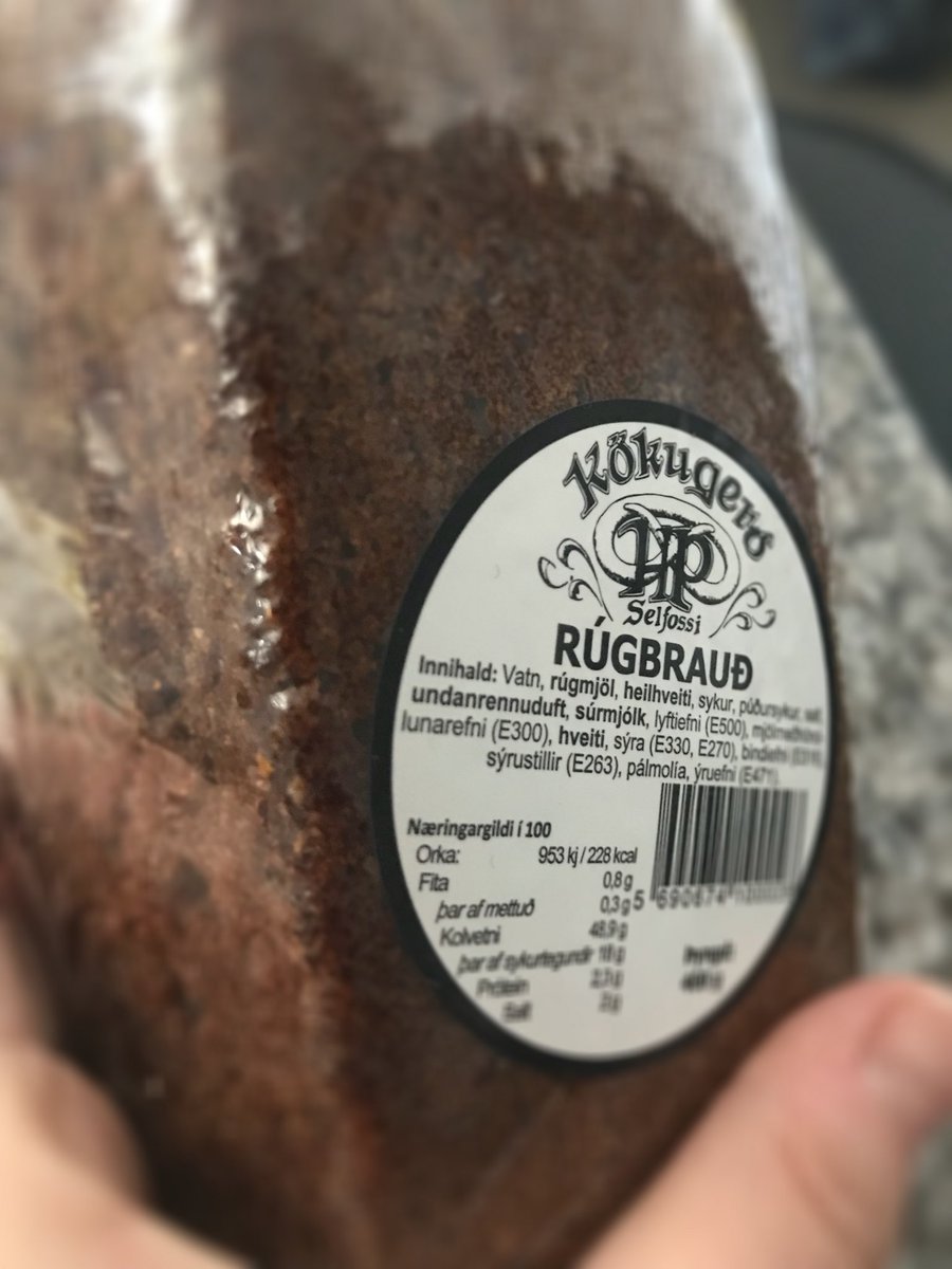 Science4UsSays's tweet photo. This is an incredible tradition! Cooking bread in geothermal vents: geo=Earth, thermal=heat. It’s called Rúgbraud and it’s been going on for centuries... read more: https://t.co/QzbfJcBOu5 via @BBC #FollowMeToIceland #FridayFeeling #kinderchat #1stchat #2chat #STEAM #Iceland https://t.co/NLDDAi3eDU