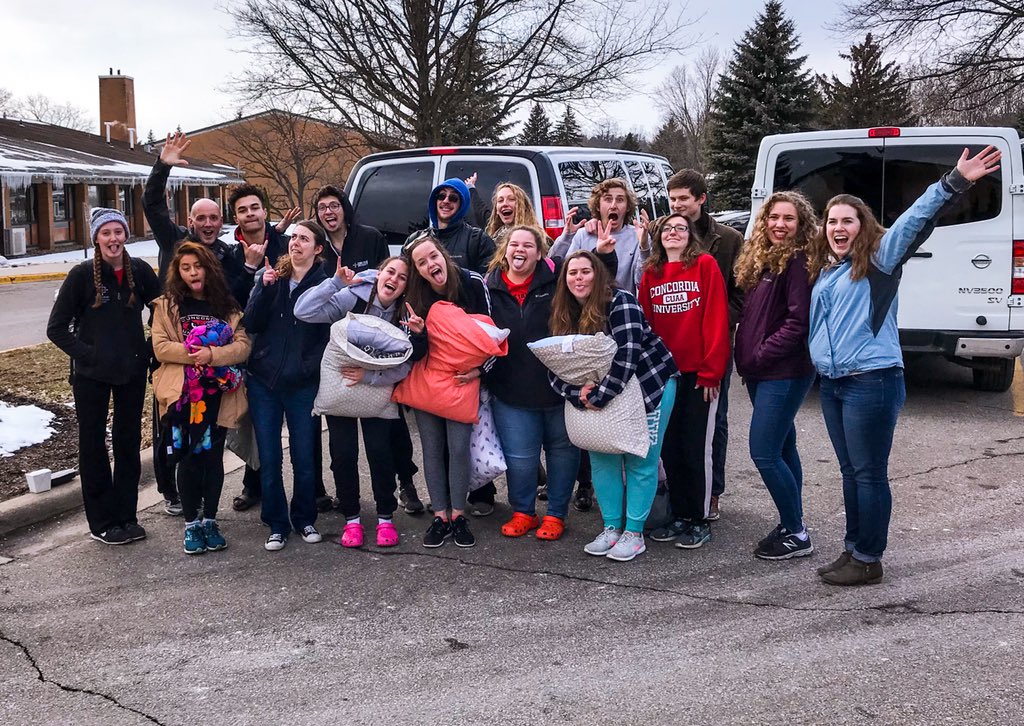 revranman's tweet photo. Just prayed with this crazy bunch of friends who are going to share the love of Jesus with the people of New Orleans on a campus mission trip. Please keep them in your prayers! ❤️#LiveUncommon #LoveGodLovePeople #SpringBreakMissions #CUserveNOLA @cuaa @CUAACardinals https://t.co/FZEPmjmdrO