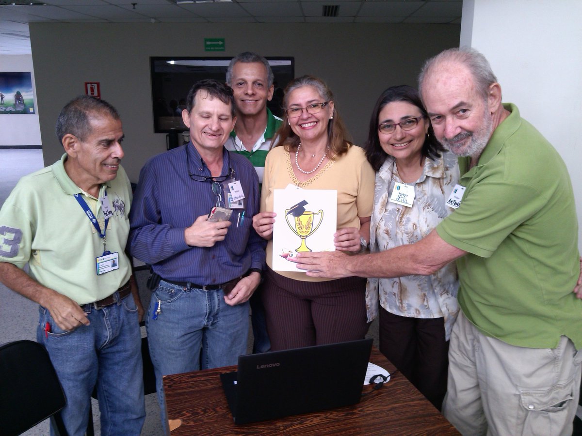 identidad_ucab's tweet photo. 320 años de servicios suman los profesores que participan en la convivencia de la @UcabGuayana . https://t.co/gqMyNuqcCR