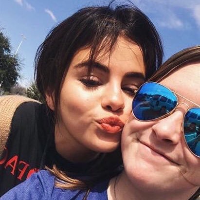 çok güzelsin be #KCA #FavFemaleArtistSelenaGomez