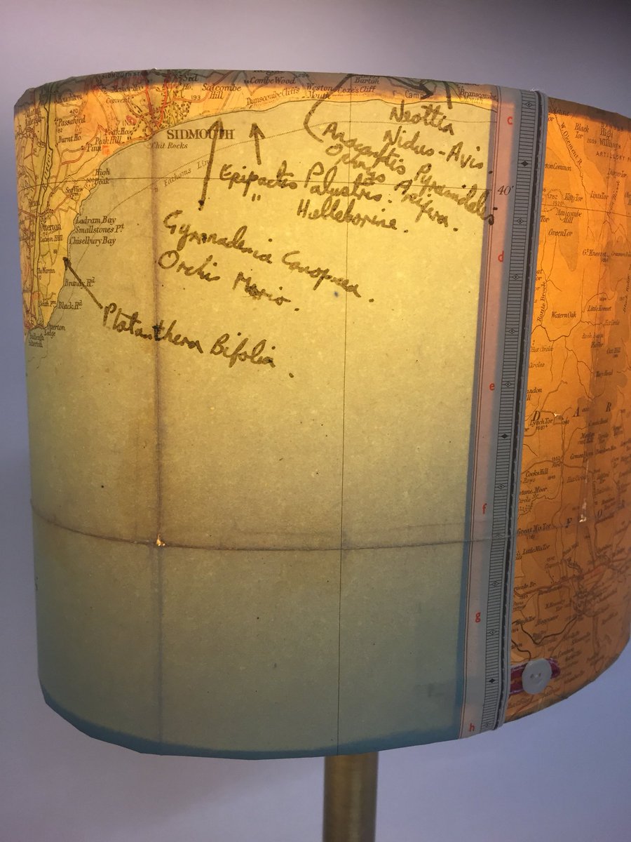paperjennifer's tweet photo. Back detail....
#lighting #vintagepaper #vintagemaps #stitchedpaper #buttonloop #jennifercollier #recycledpaper #foundpaper https://t.co/HtJoPlvMj6
