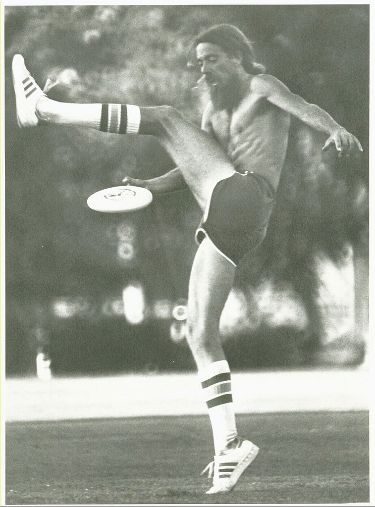 ElementDiscs's tweet image. James Conrad doing a little old school freestyling?