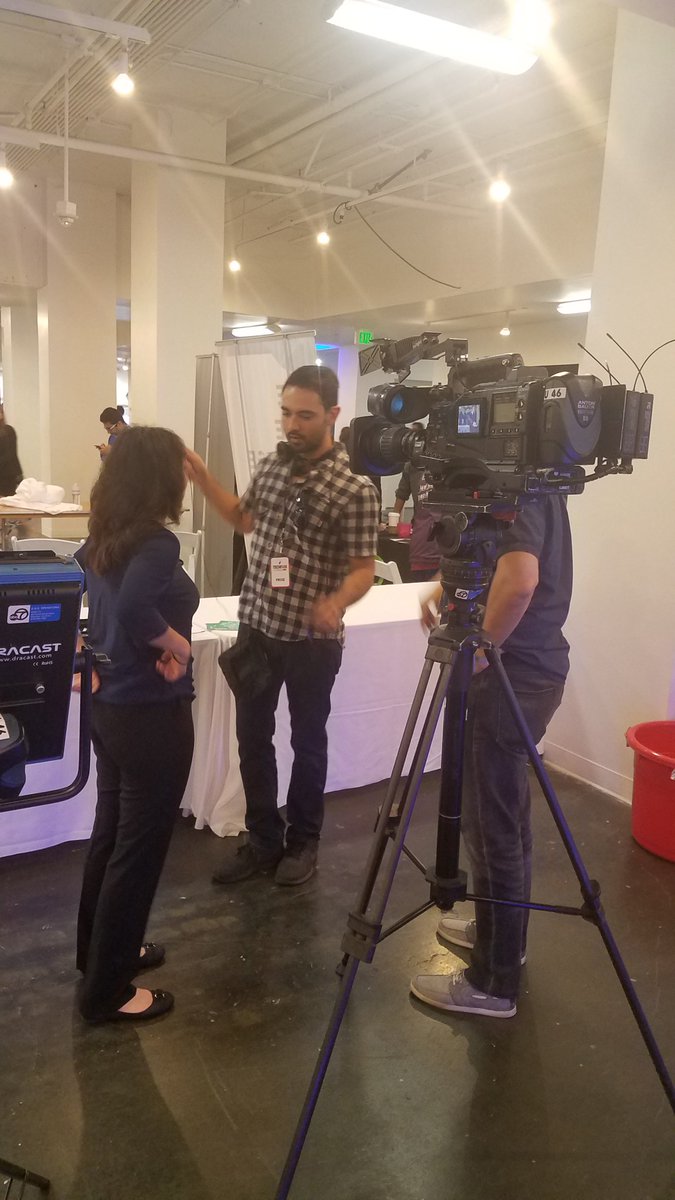 BixelExchange's tweet photo. Bixel Exchange digital media intern Eviana Vergara recently shared her passion for utilizing tech for storytelling with @ABC7! She hopes to land a summer internship @Snap or @wearemitu. Tune in March 24 at 6:30 PM for the full segment! #TechLA #TechIsUs https://t.co/XjVao7b6oh