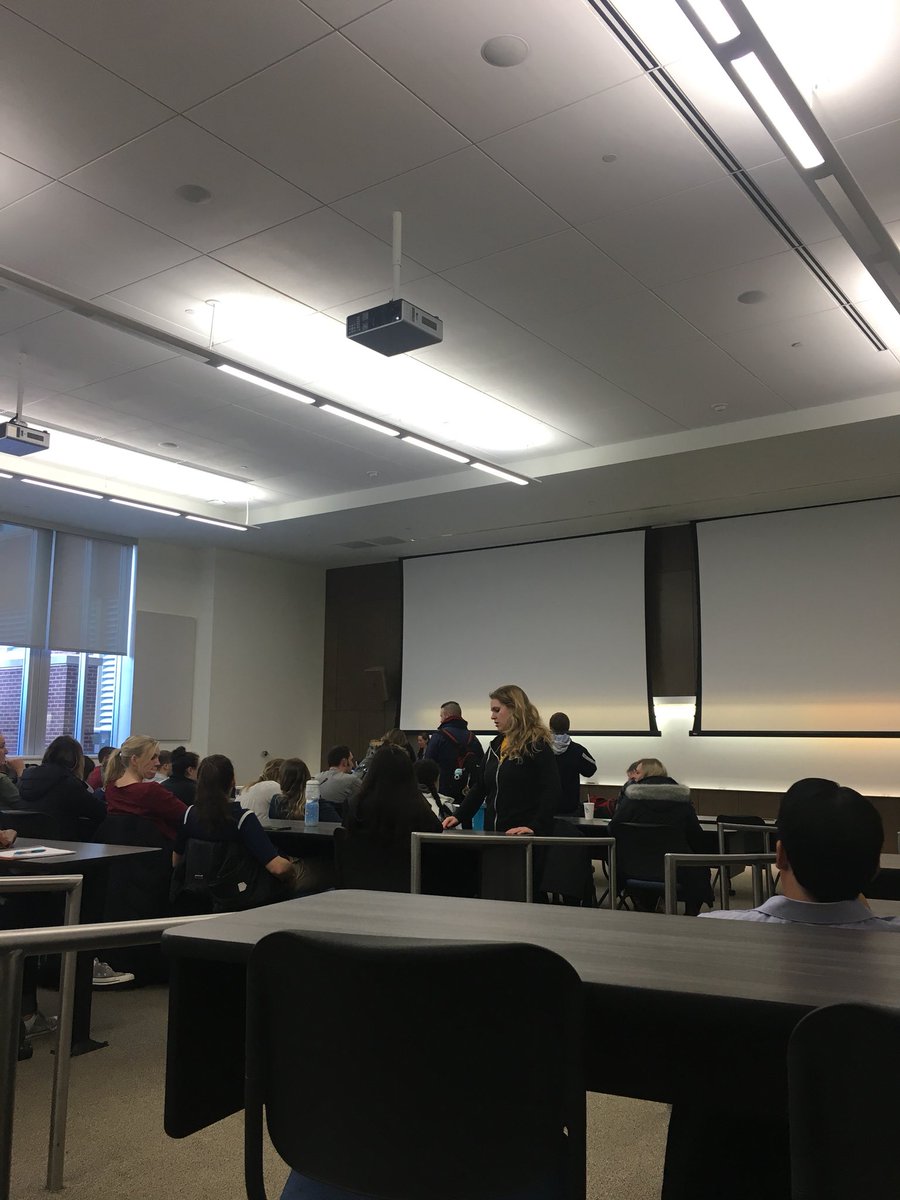 elena_dawson's tweet photo. Getting ready to hear Sonia Ruef talk about her experience as an athletic trainer with the @steelers 👍🏼 #CJ260 https://t.co/KbU0jW5vka