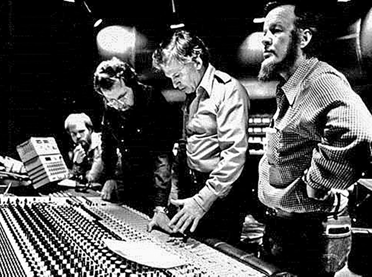 Sound80Studio's tweet photo. #FlashbackFriday !
1978: Hollywood vfx artist Douglas Trumbull, and Herb Pilhofer work with other Sound 80 studio staff to develop an experimental process to improve the sound quality of films. (Photo: Kent Kobersteen/Star Tribune) https://t.co/SvFwI8zFg7