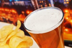 abs_flat's tweet photo. "Sometimes, somebody may have a beer belly which isn’t actually caused by drinking beer or any other type of alcohol." https://t.co/3tTQ6tJqB3 #beerbelly #weightloss #bellyfat #GettingABeerBelly #DrinkingCalories https://t.co/1vqwrcZmsy
