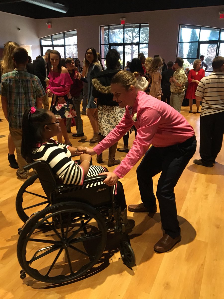 cassiescagle's tweet image. One of my FAVORTIE days! #Perfectprom is an opportunity for @AikenPublicSch Special Education Unified Champions to spend a “Day in Paris” dancing w/ their friends &amp;amp; Buddies from across the county!  Many thanks to @AikenElectric for supporting this special event! @AlfordOnTheGo
