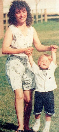 Denise_fergus's tweet image. This time next week will be James's 28th birthday &amp;amp; we'll be spending the day at his resting place, we'll be honouring his name &amp;amp; memory on the 17th at @EveningforJames

25 years since he was taken, not a day goes by when I don't think of him.X