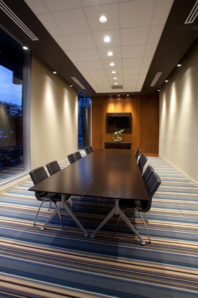 Host your next meeting in one of our #AloftTactic Boardrooms.Call 407-992-4050 for rates.

#DifferentbyDesign