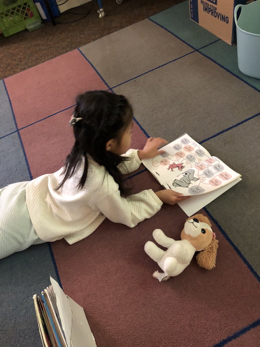 MsFeathersFirst's tweet photo. We had a very cozy Snuggle Up and Read Day! We loved our “cave reading” and “stinky reading” (no shoes) in front of the fireplace. Proud to have students who LOVE to read!  @a2Thurston @rosemarie_7090 https://t.co/Ndf44BqLuT