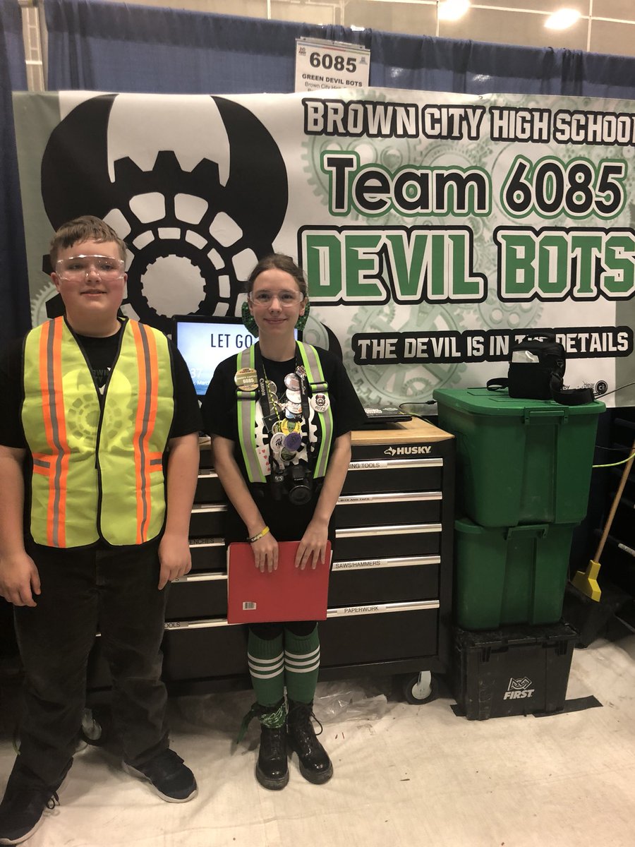 FRCteam6085's tweet photo. You can SAFEly say, we are enjoying our time at @KetteringU 🤖 #safetycaptain #omgrobots #kudistrict2 #frc https://t.co/3d6YTyT0GZ