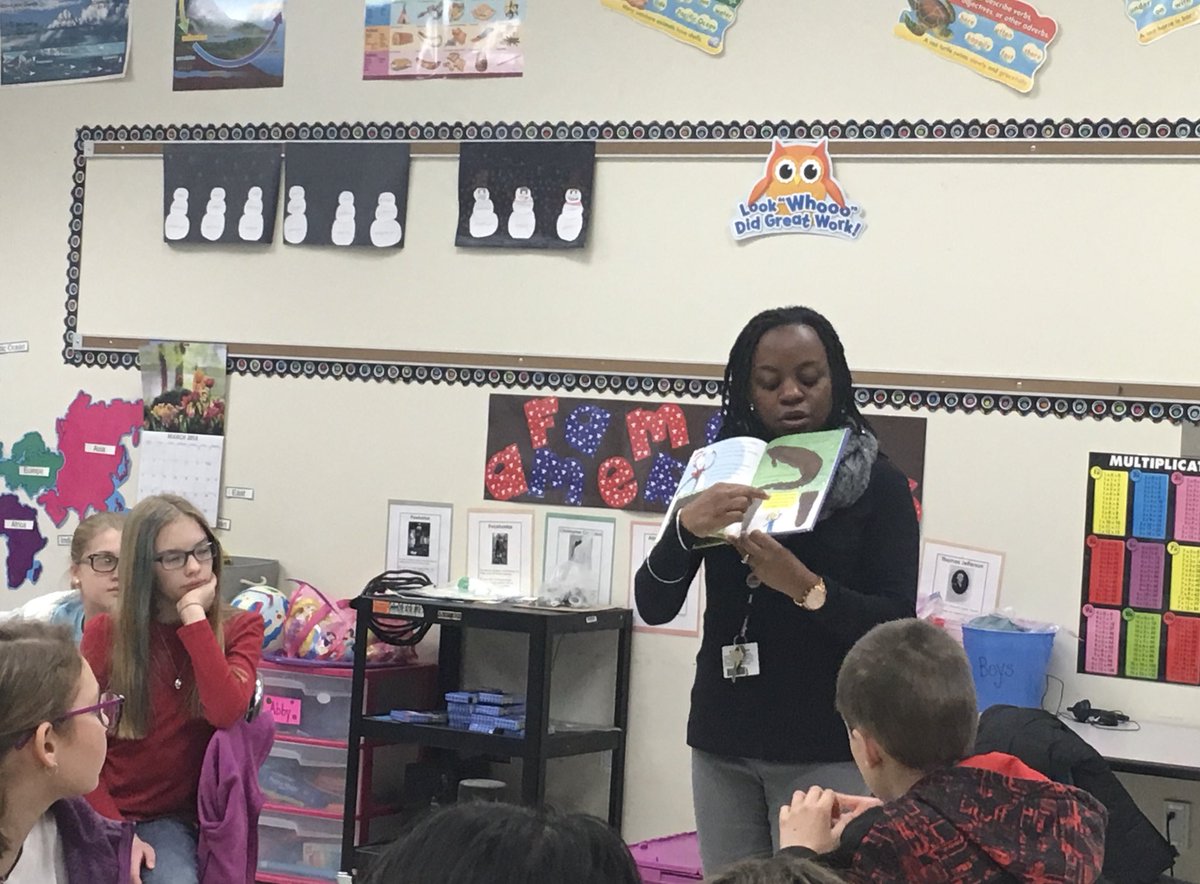 RiverDellRacers's tweet photo. We loved having the amazing Brooks Moore from JCPS Facility Services, and ALMS School Counselor, Ms. Sekesha Chestnut reading to our RDE students! #ReadAcrossAmerica #RDEspecialguests https://t.co/hOpSTlZlne