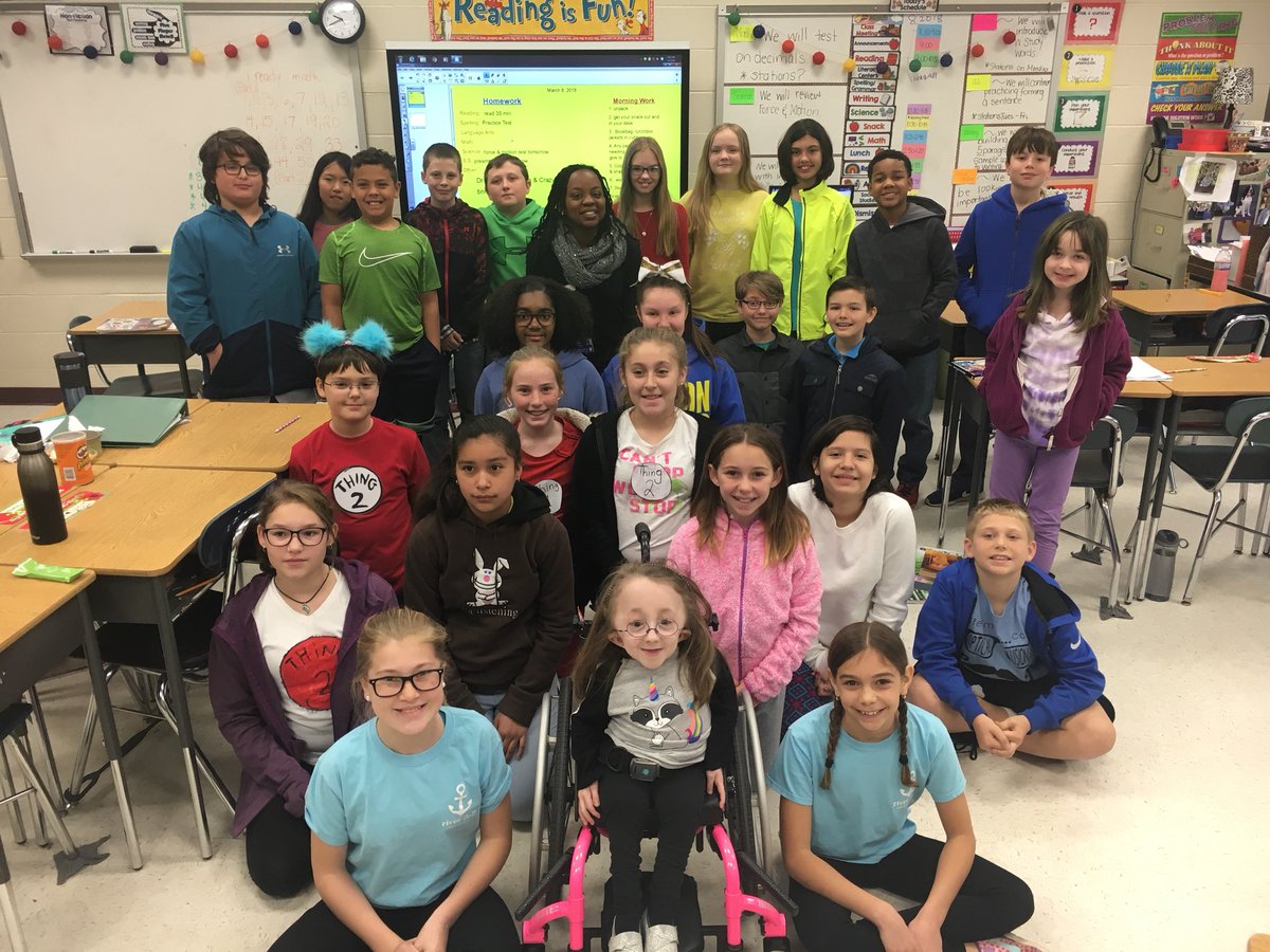 RiverDellRacers's tweet photo. We loved having the amazing Brooks Moore from JCPS Facility Services, and ALMS School Counselor, Ms. Sekesha Chestnut reading to our RDE students! #ReadAcrossAmerica #RDEspecialguests https://t.co/hOpSTlZlne
