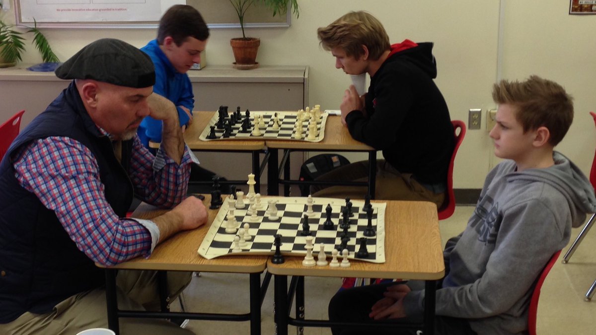 beechwoodhs's tweet photo. Friday afternoon chess club @beechwood_tiger - only place you’ll find students staring down @beechwoodsup - #backwardhat #overthetop #wearelearners https://t.co/waPCmQ6vv1