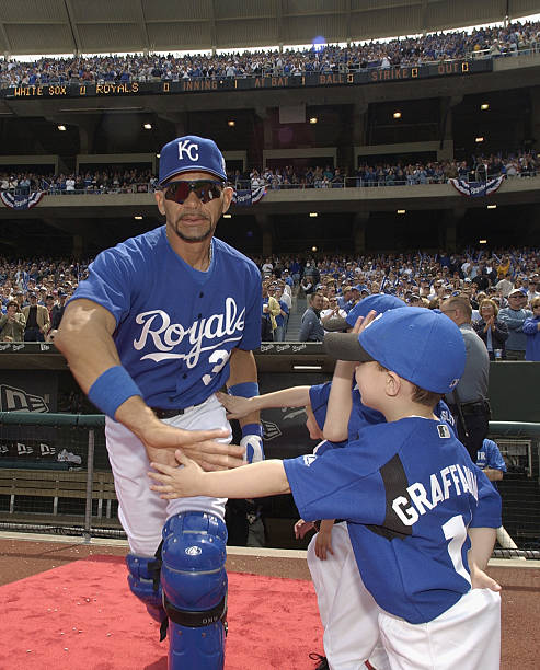 Happy Birthday to former Kansas City Royals player Benito Santiago(2004), who turns 53 today! 