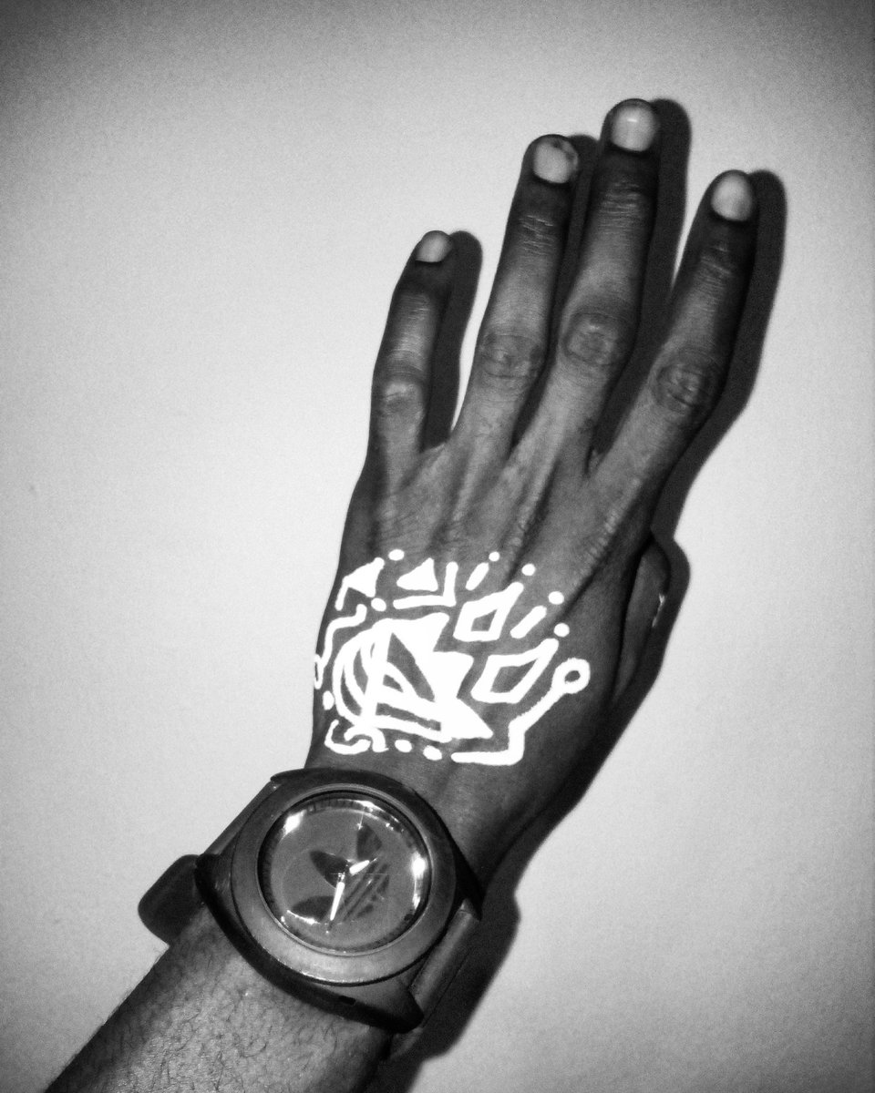 Lekanskillz's tweet photo. A man paints with his brains and not with his hands.
-Michelangelo
#art #brainwork #bodypainting #linesandpatterns #lekanskillz #ila #artofila https://t.co/ZQTbAXv72n