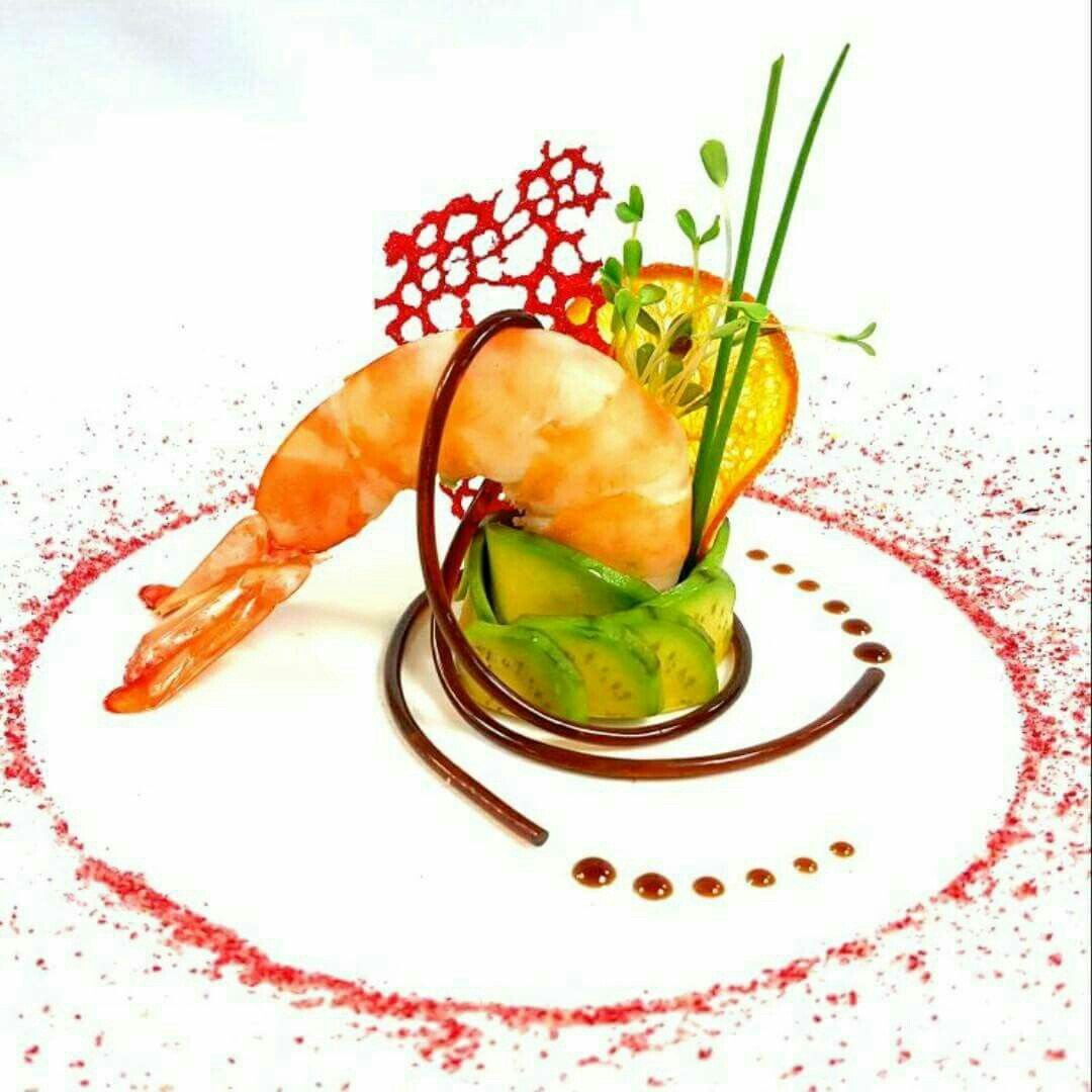 PlatingMasters's tweet photo. Good food and great company is all you need for the perfect evening #foodie #Food #Chef #FoodOscars https://t.co/cemqEEA0gO