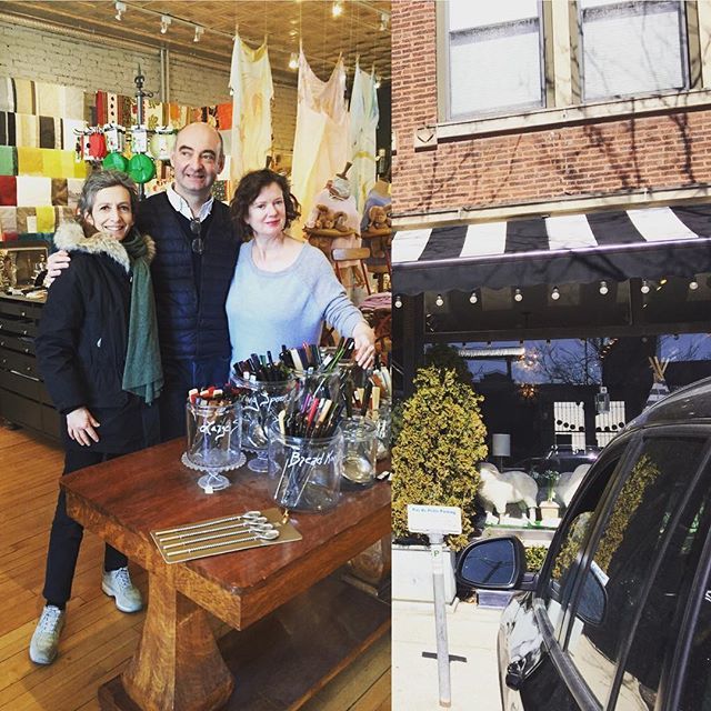 SabreParis's tweet photo. On our way to Franck Lloyd Wright house In Oak park we made a stop at Careful Peach a loyal customer for 12 years. See you tomorrow at houseware show level 3 south building booth 1443
#flateware #peach #sabrecolors #knife #dinner #nicetable #musthave https://t.co/QXrpkLjPdP https://t.co/Rw9UF4PgX1