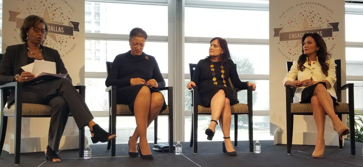ninavaca's tweet photo. Surrounded by trailblazing women yet again!! Alfreda Norman of @DallasFed, @LyriaHowland of @BOMLAFRIENDS, & Kathy Doyle Thomas of @halfpricebooks! #EngageDallas #Sheros #Texas https://t.co/J517sr6T40