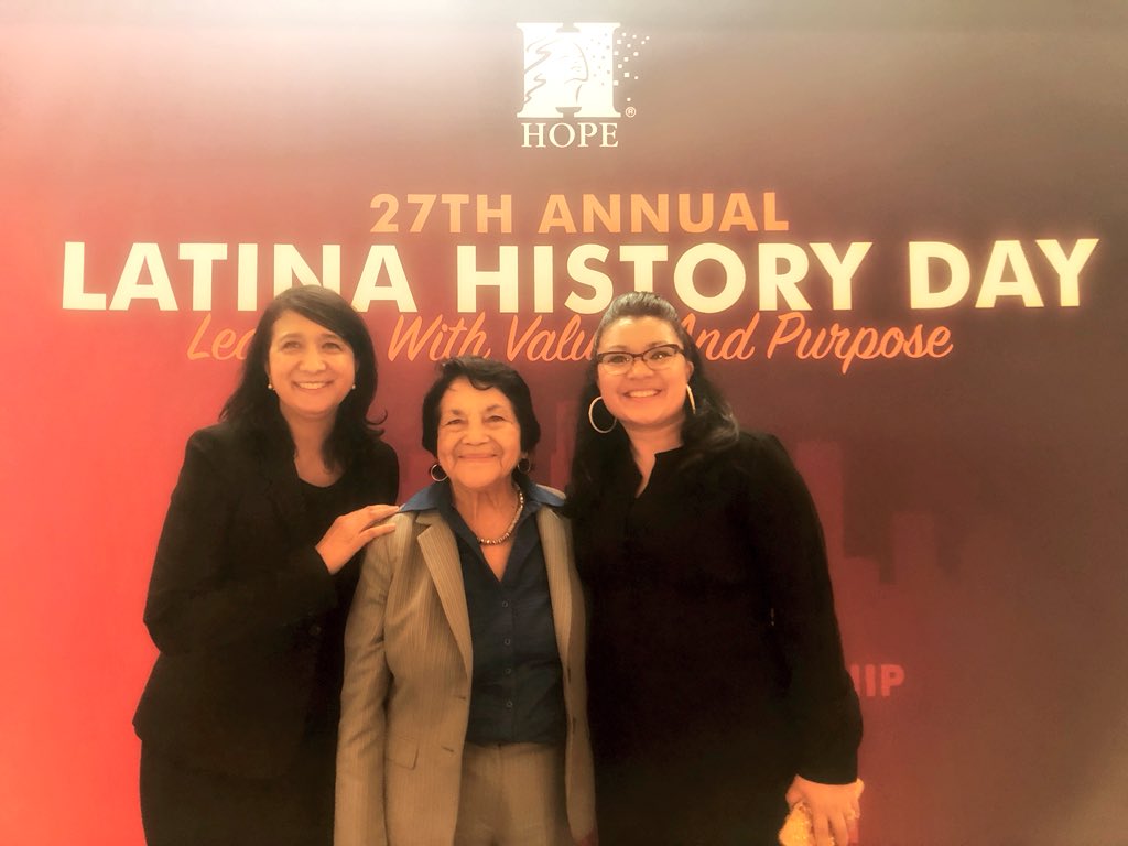 rosamsantana's tweet photo. At HOPE’s #LatinaHistoryDay where I strike a pose with lots of phenomenal women! TY, @DoloresHuerta, for graciously taking a photo with me! I very much admire you! I admire all of these women! #Blessed #lhd2018 #vogue #latinastrong 💪🏾👏 https://t.co/SeEqhcAr4z