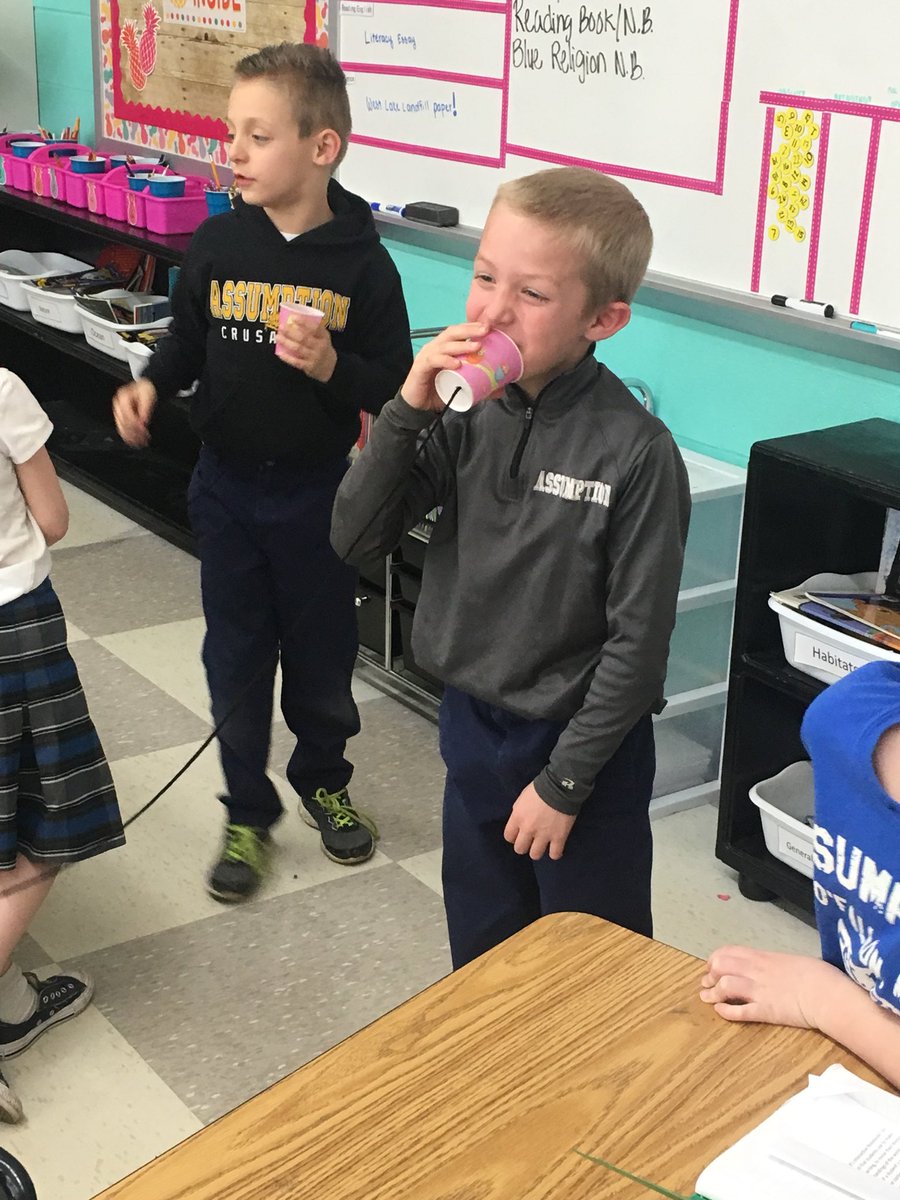 MrsWyattScience's tweet photo. Experimenting with sound in first grade! #canyouhearme #soundwaves #vibrations #lackner #lagrotta https://t.co/DalXpBkABe