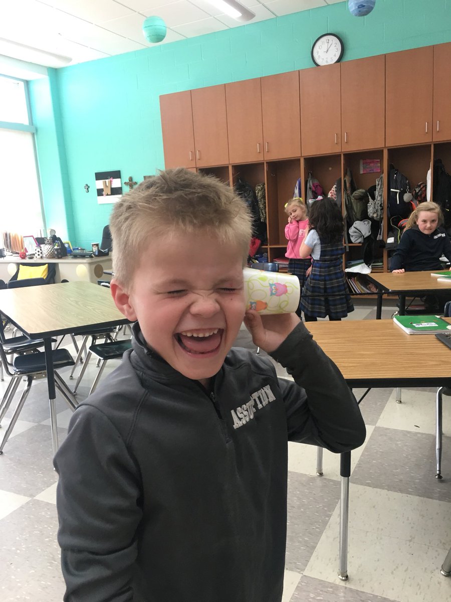 MrsWyattScience's tweet photo. Experimenting with sound in first grade! #canyouhearme #soundwaves #vibrations #lackner #lagrotta https://t.co/DalXpBkABe