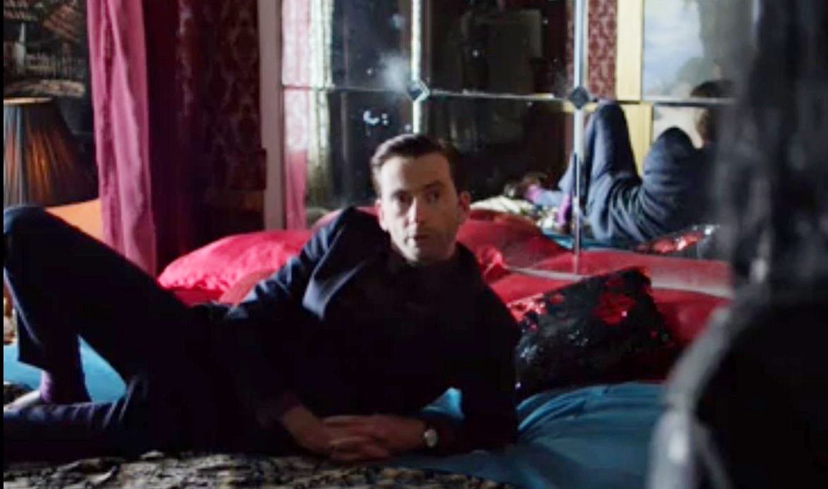 KilgraveSays's tweet photo. Care to join me, Jessica? *smirks* https://t.co/FwHYAojV5P