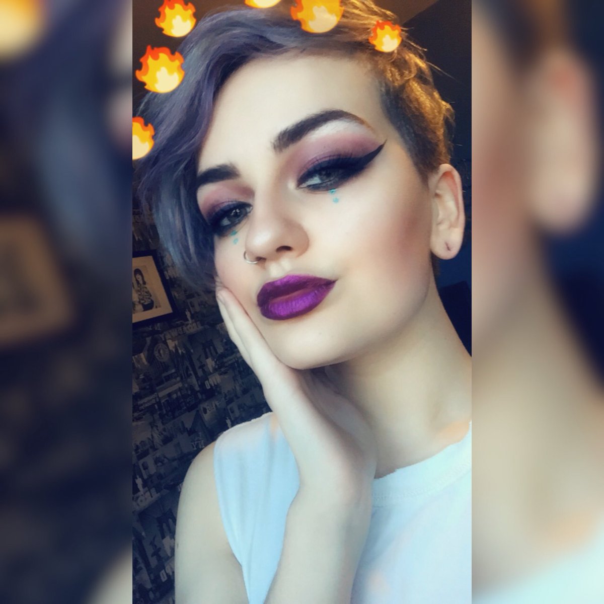tammy__cooper's tweet photo. #LGBTladies i’m single, i’m gay, love me pls https://t.co/8ufc2uaTcY