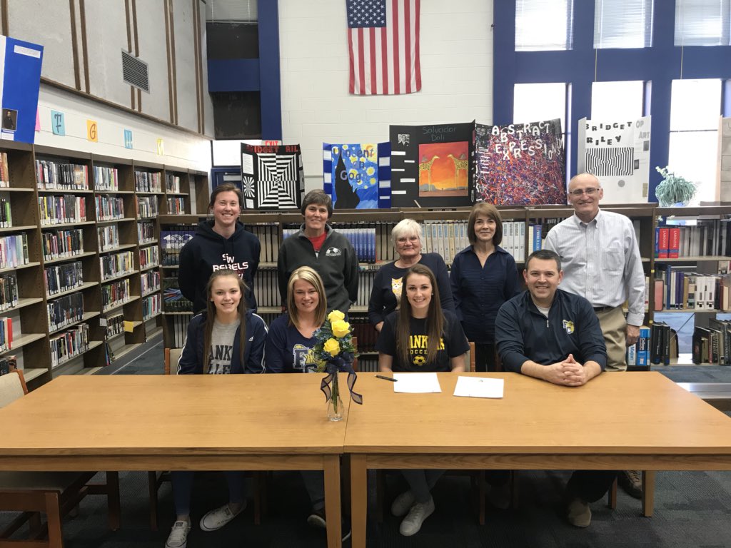 EmmaFoley07's tweet image. officially official🐻💛 #scogriz