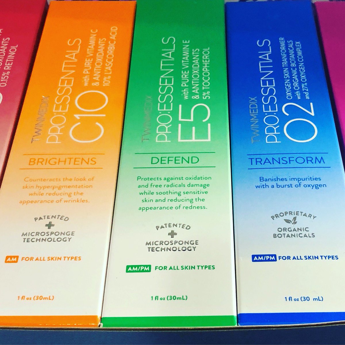 onmakeupmag's tweet image. Today in NYC celebrating Artistry and the launch of @twinmedix Beauty App featuring amazing artists @jvincentmakeup @bethanytownes @mr_orlandosantiago @danessa_myricks @makeupbyagak @cozzette @ajcrimson @pasha.mua @paintedbyjeremy 
#twinmedix #makeupartist #procommunity