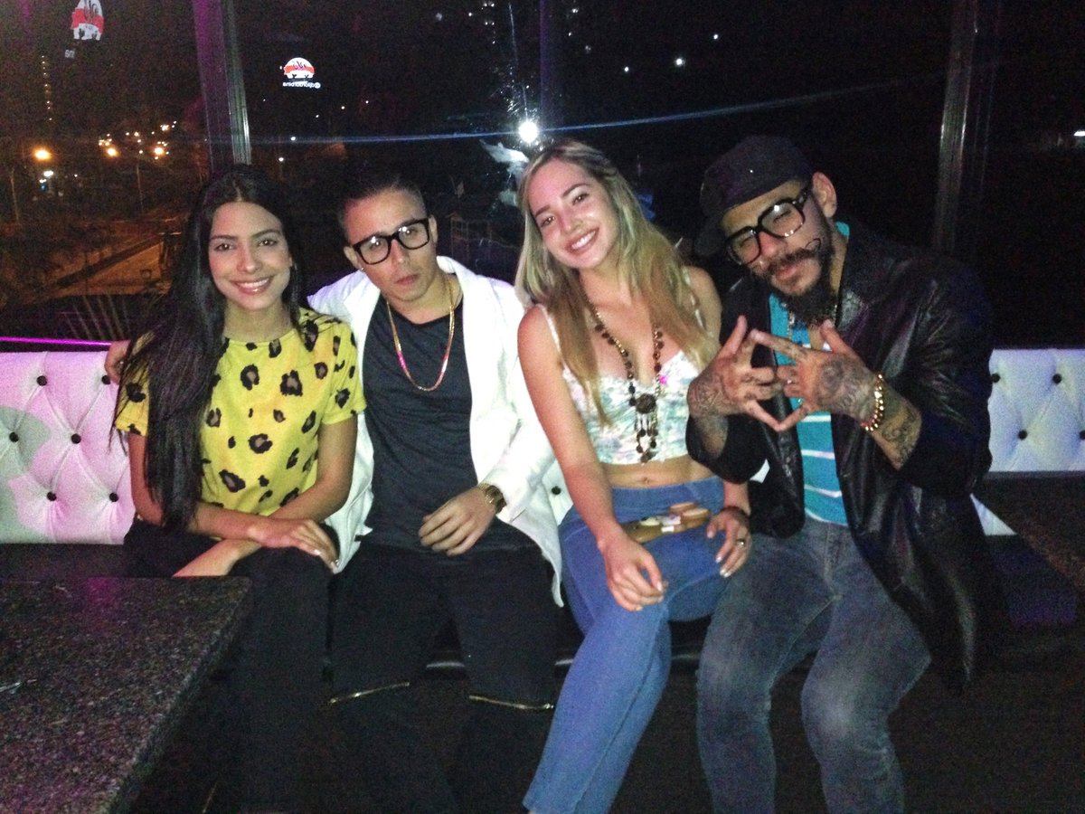 CharleyMusik's tweet photo. GRABANDO 🎥🎬🚨  #NewVideo #ComingSoon @IvicuyRecords @ilovenucleo https://t.co/G5dezFrHE6