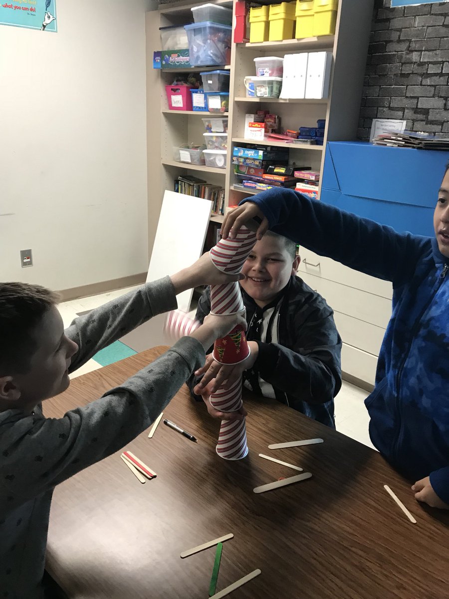 msmorgan_17's tweet image. #towerchallenge: build the tallest tower without the cups touching. #STEM #SmithLeopards