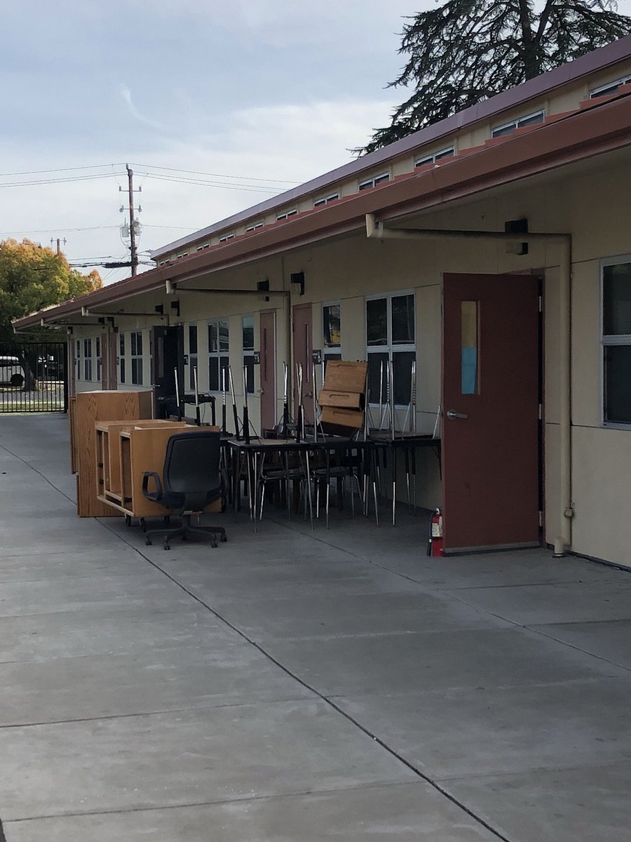 OlyMDUSD's tweet image. Prepping the space for our new furniture! Alliance community room under construction! Super excited! #teamoly #olypride #mindfulspace