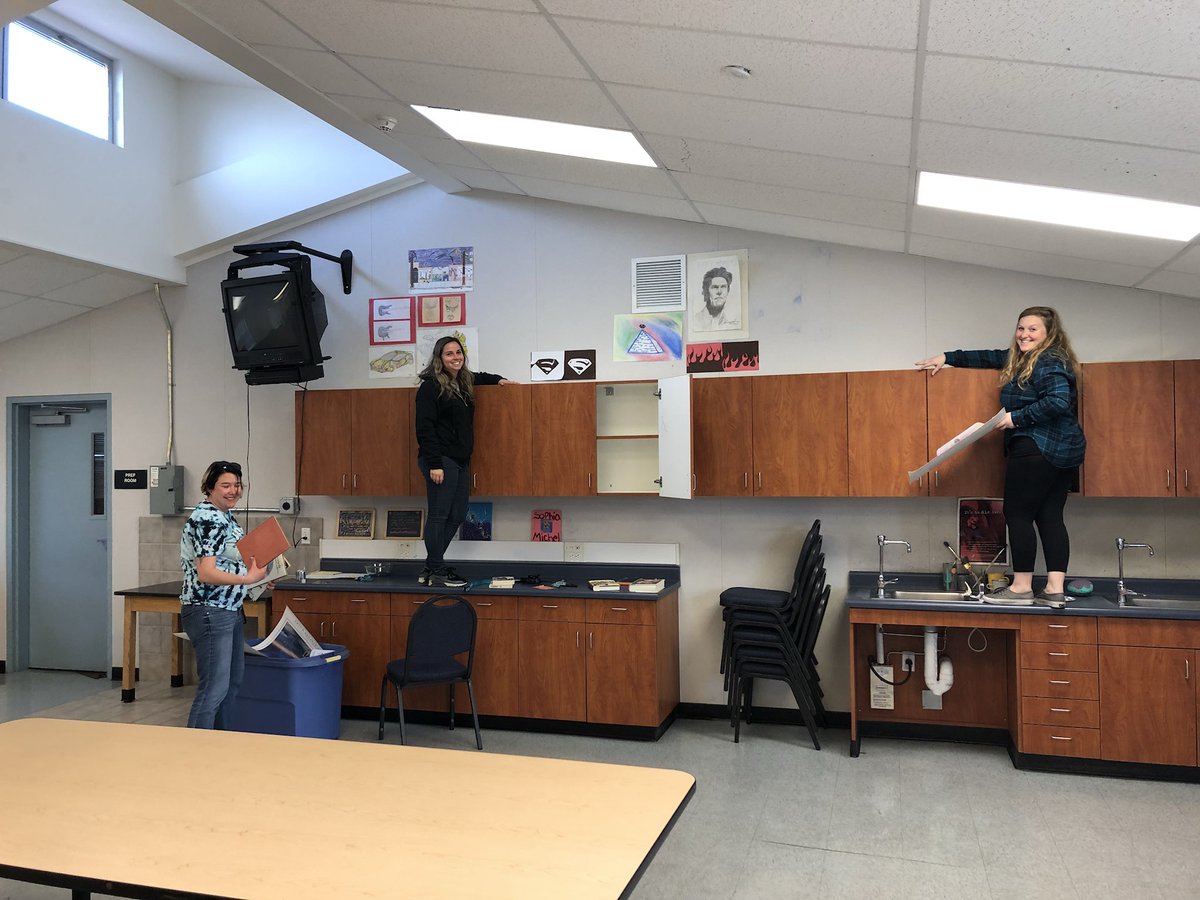 OlyMDUSD's tweet image. Prepping the space for our new furniture! Alliance community room under construction! Super excited! #teamoly #olypride #mindfulspace