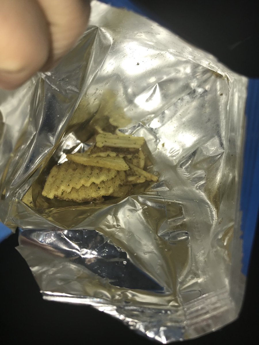 Elliegabs's tweet photo. @WeightWatchers I think you missed some crisps when making this batch  😩😩😭😭😂😂 https://t.co/Lvi3H6ESVK