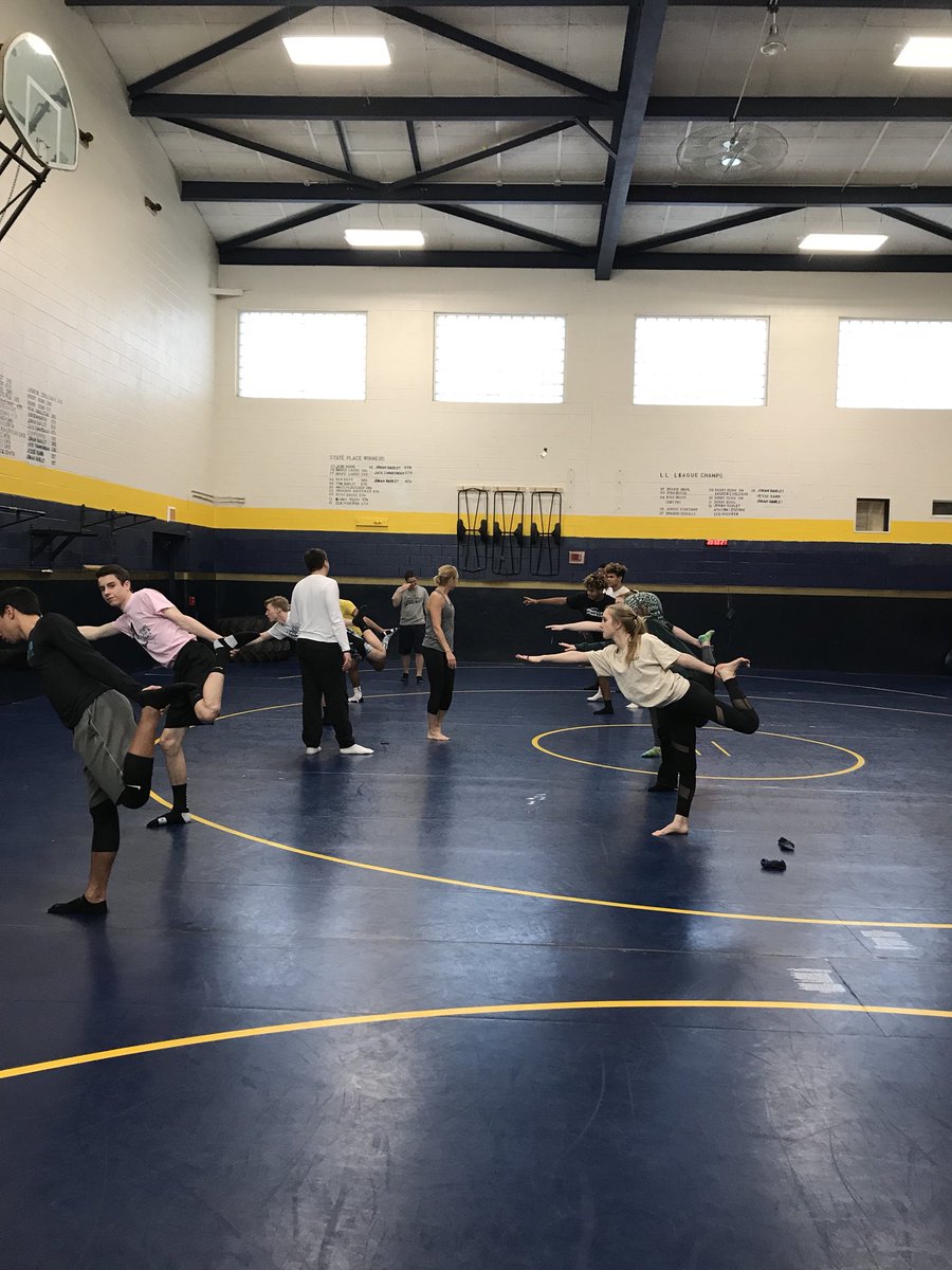 PennManorPE's tweet photo. Ms. Bookman uses her talents to teach breathing and yoga to penn manor PE classes! https://t.co/E9pFrvPkzl