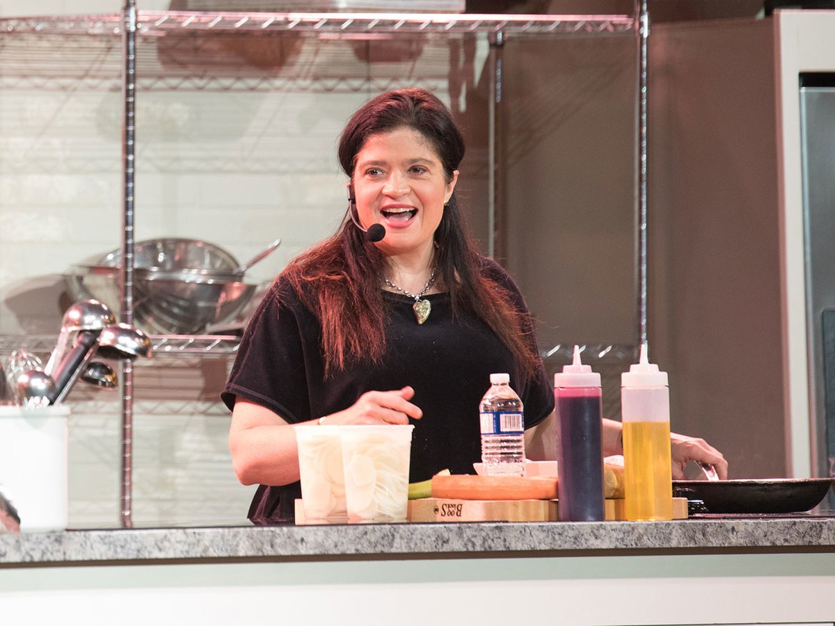 Alex Guarnaschelli reveals the best thing she ever ate on Chopped. trib.al/...