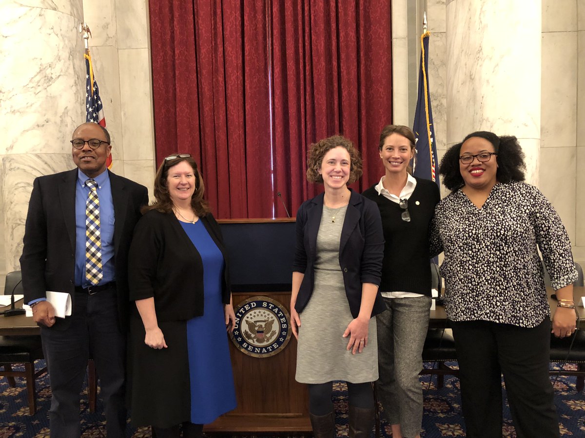 EMC co-hosted a briefing for #S783 on Capitol Hill yesterday w/ Dr. Haywood Brown of @ACOGaction, Lisa Kane-Low of @ACNMmidwives, Dr. Carrie Henning-Smith of @ruralhealth, & Ebony Roebuck of @cohdc to discuss the importance of addressing critical #MaternityCareShortages in the US