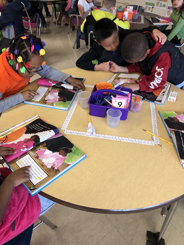1standTenn's tweet photo. @BetsyDeVosED Actually, that doesn’t look familiar. #notmyclassroom #morethanastockphoto https://t.co/f8ZUFqTbmv
