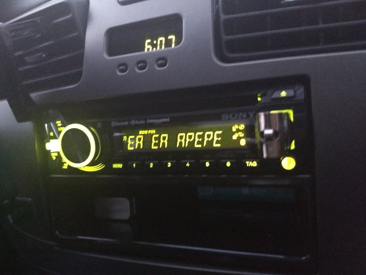 antobacelo's tweet photo. Escuchando a los @cuatropesos con @leindekar por las rutas de #USA. https://t.co/PFdcS3SDib