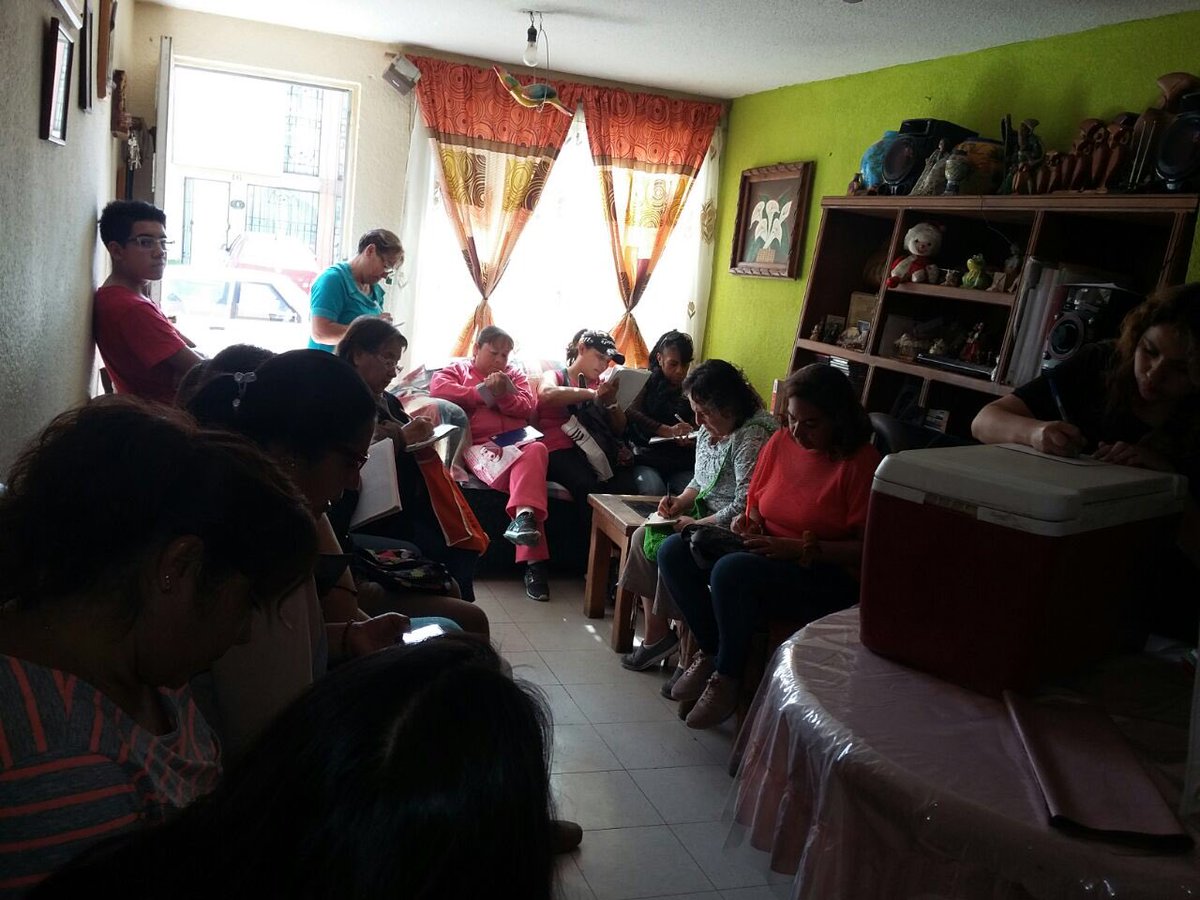 CG_Ecatepec's tweet photo. En Los Héroes 5ta sección #Ecatepec llevamos nuestro taller de elaboración de tacos de canasta. Seguimos generando mayores oportunidades para nuestras vecinas. https://t.co/nQvK3eufgn