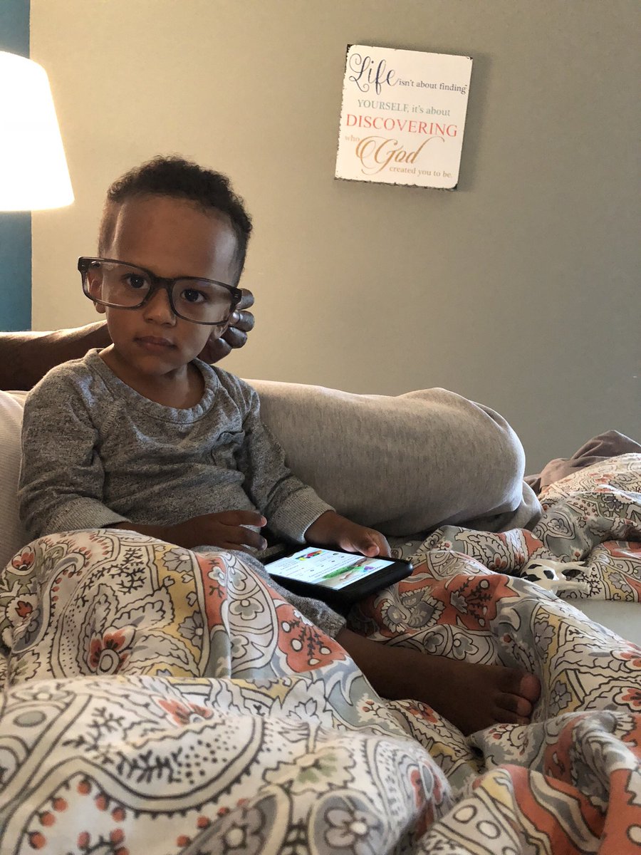 ShortyDooWopp2's tweet photo. Ok people...stop making a #spectacle of the #currentsituation 🤓🤓🤓 https://t.co/XU7vOF6X9n