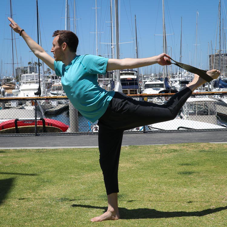 ZenYogaStrap's tweet photo. Happy Friday, #yogi! Enjoy the breeze 🌬 and sunshine ☀️before rain this weekend. #Namaste in #MarinadelRey.
Lord of the Dance | Natarajasana
#yoga #yogastrap #yogi #yogini #yogastraps #yogaposes
#yogaeverywhere #yogaeverydamnday #urbanyoga #outdooryoga #propandproud #iloveyoga https://t.co/OBcdKAj5LN