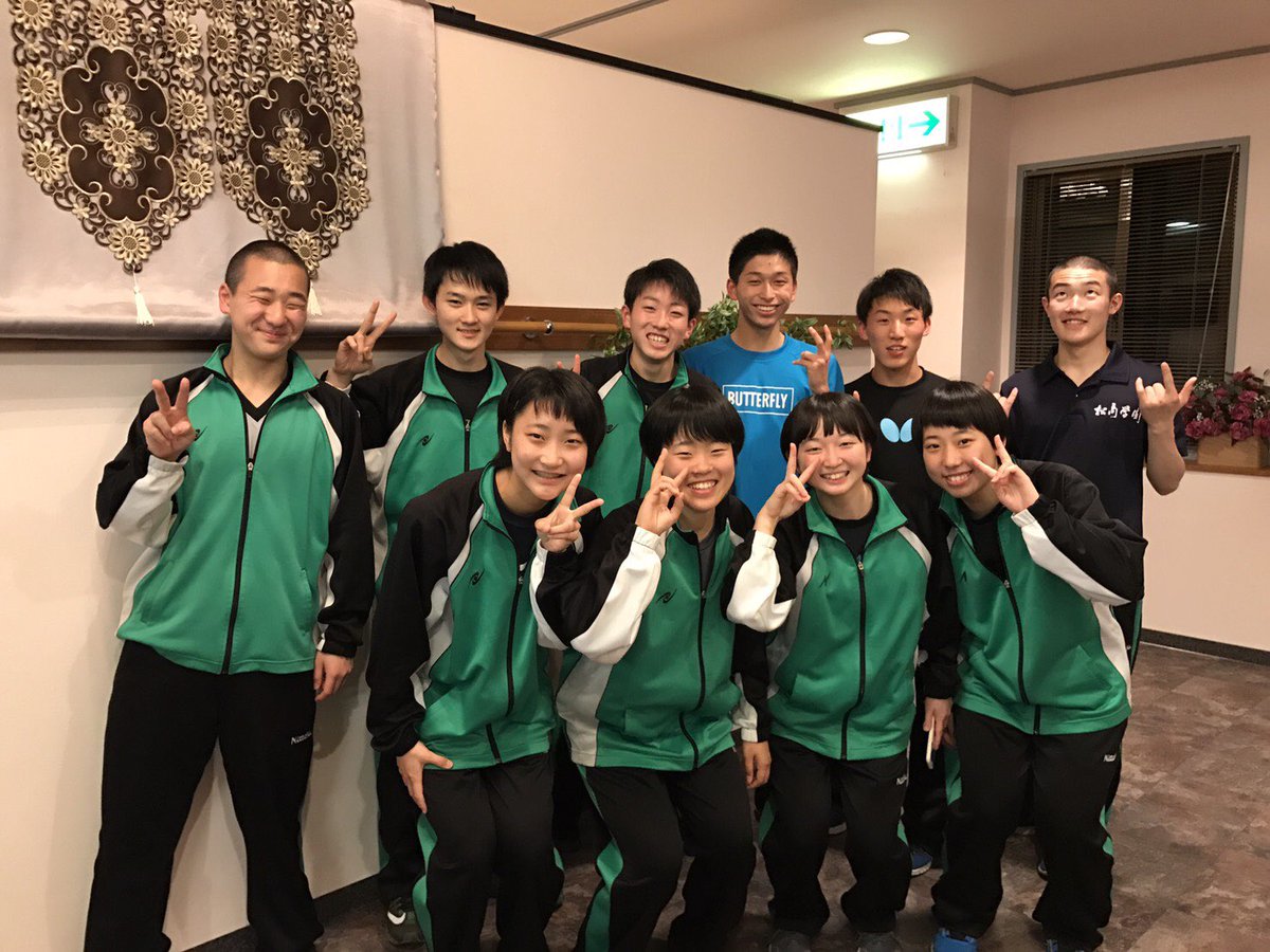 inupoke8's tweet photo. 中学のとき「松商だけは入りたくない」って言ってたのに、部活のために入学を決めてあっという間に3年。
部活尽くしの毎日で練習も本当にきつかったけど、同期や先生に恵まれたおかげで本気で卓球に打ち込めました。
学校生活は素敵な仲間に出会えすぎて本当に充実してた。
みんなありがとう！！ https://t.co/7lRSOsMJET