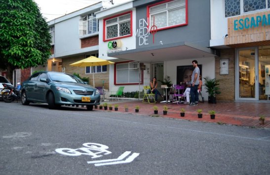 Glocal_Design's tweet photo. Conoce el trabajo de @derive_LAB, un proyecto encabezado por cinco jóvenes que busca mejorar los espacios urbanos, el transporte público y la vivienda social ---> https://t.co/dS3Pvm3Wdx https://t.co/rIqNqCKXtp