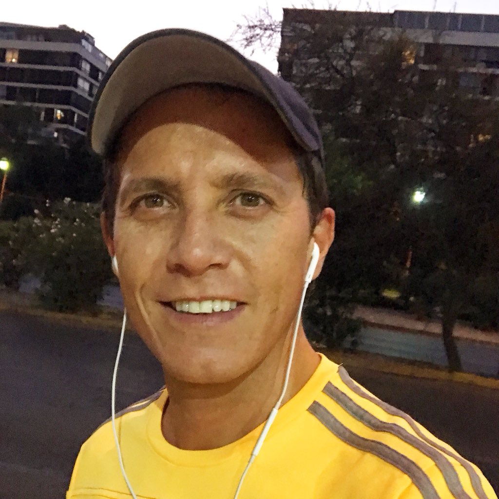 belusozuniga's tweet photo. Alegría de viernes por 8k exquisitos. #MasRunners #NoALaObesidad @solorunning @runners_es @berunnerfriend @adidas @runnerschile1 #TeSigoSiViste https://t.co/ImJtctxb56