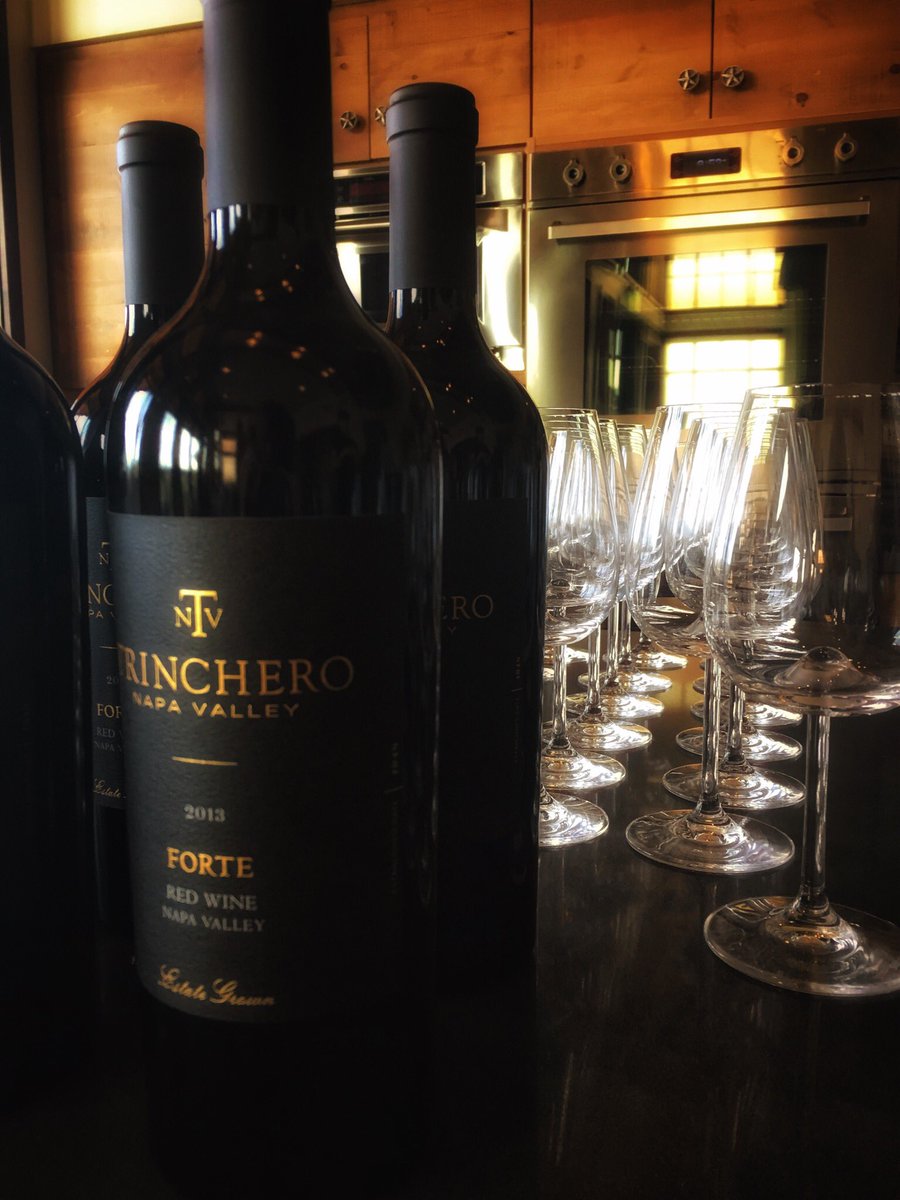 WickenburgRanch's tweet photo. So delighted to spend sometime with our friends from @trincherowines this evening! #Friyay #winelover #SommelierInTraining #ExperienceTroon #livingthedream https://t.co/xljudE2G4L