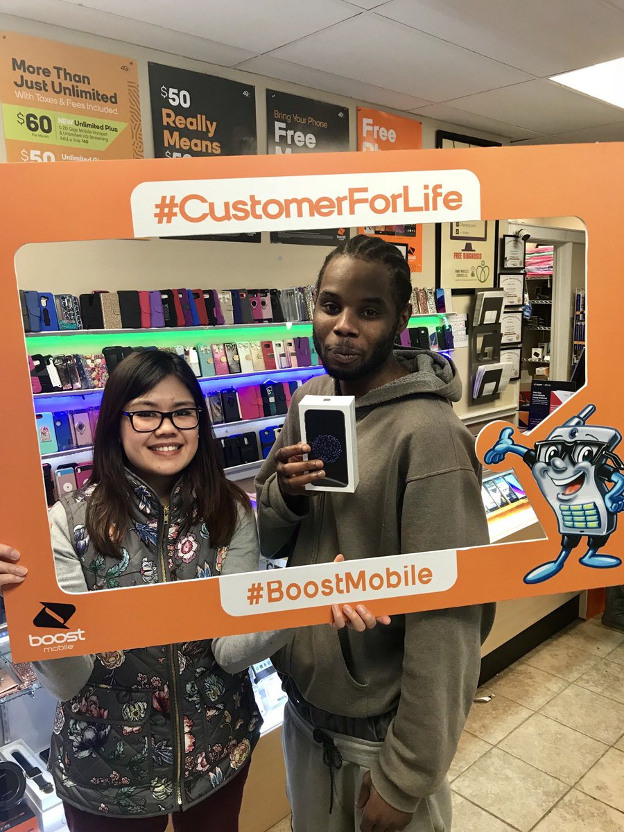FFamilyWireless's tweet photo. Switchers are happening at Family Wireless #familyplan #boostmobile #iphonedeal #highend #customerforlife @edwardbarry14 @hyperlinkusa @stevehyperlink https://t.co/B4RDbbrH6R