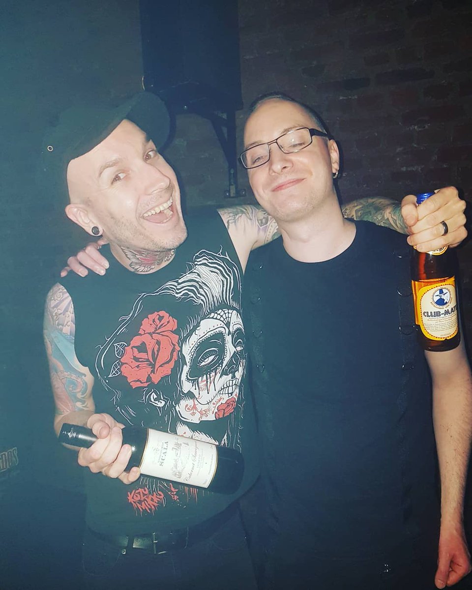 EnchainedAngel's tweet photo. On the way back home. It was the best evening in this month or this year maybe 😃 I got more than I can ever imaging - a big hug from @danielxgraves 😍

Thank you! Now I can die 🤣

#industrialpop #matrixbochum #party #hug #aestheticperfection #danielgraves 
#umarmung https://t.co/l4MpjBF8B7